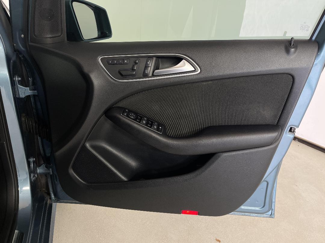 Photo '15' of Mercedes-Benz B-Class Photo '15' of Mercedes-Benz B-Class