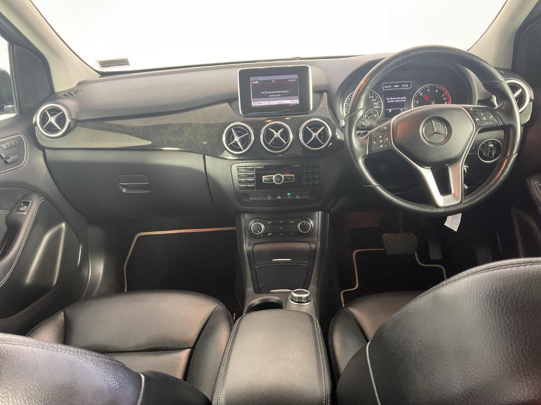 Photo '18' of Mercedes-Benz B200 Photo '18' of Mercedes-Benz B200