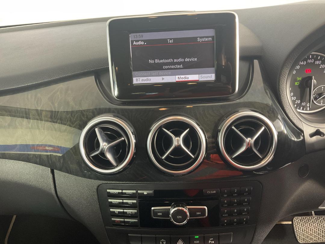 Photo '25' of Mercedes-Benz B200 Photo '25' of Mercedes-Benz B200