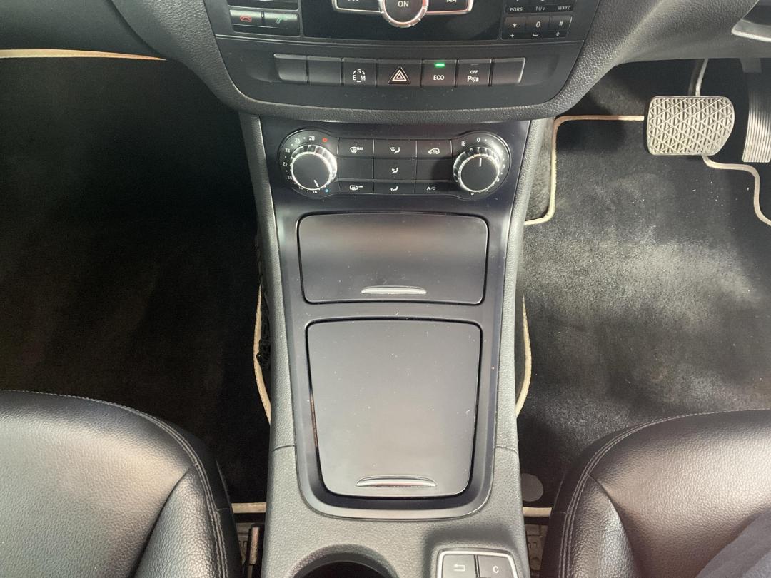 Photo '26' of Mercedes-Benz B200 Photo '26' of Mercedes-Benz B200