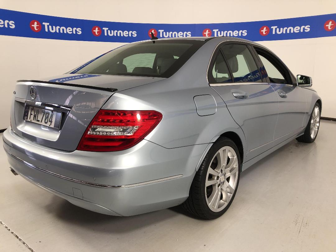 Photo '7' of Mercedes-Benz C-Class