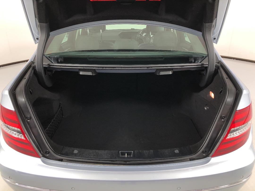 Photo '14' of Mercedes-Benz C-Class