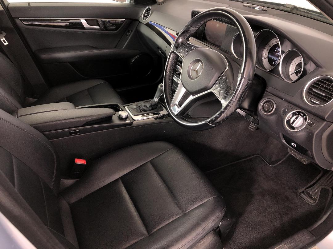 Photo '16' of Mercedes-Benz C-Class