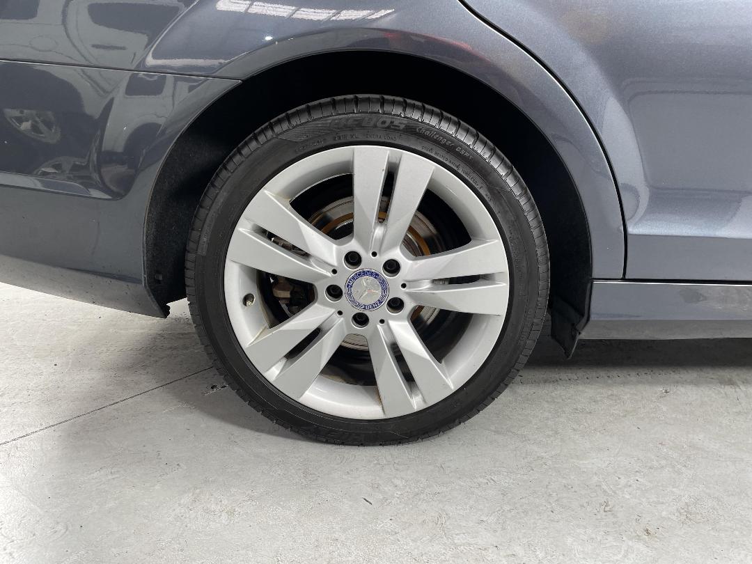 Photo '12' of Mercedes-Benz C-Class Photo '12' of Mercedes-Benz C-Class