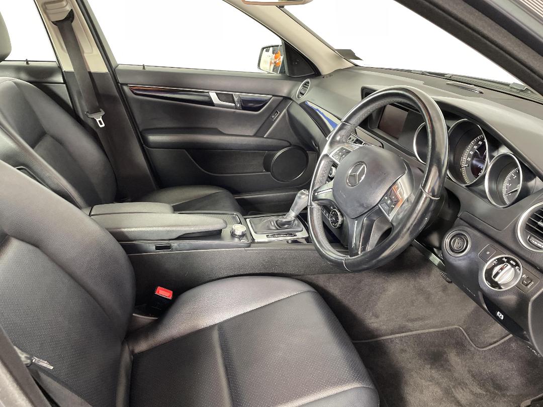 Photo '16' of Mercedes-Benz C-Class Photo '16' of Mercedes-Benz C-Class