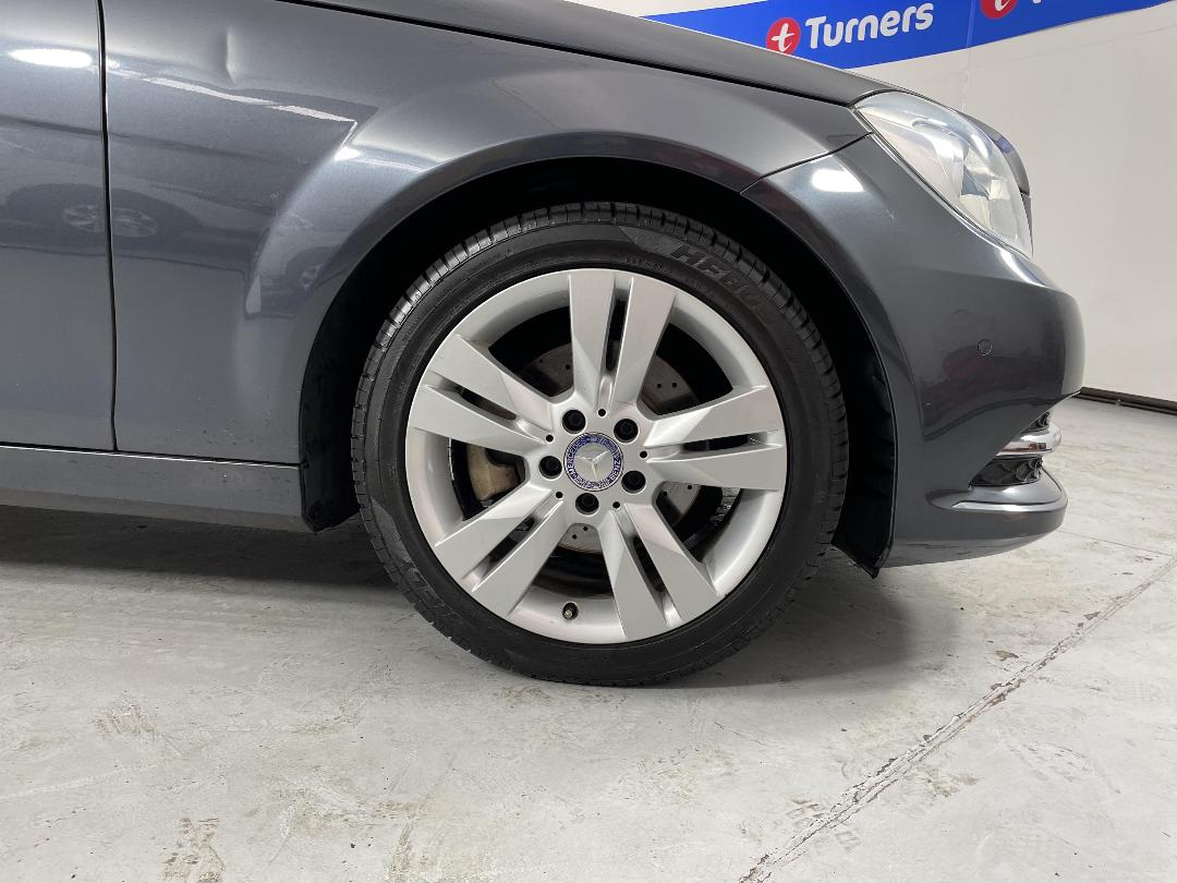 Photo '9' of Mercedes-Benz C-Class Photo '9' of Mercedes-Benz C-Class