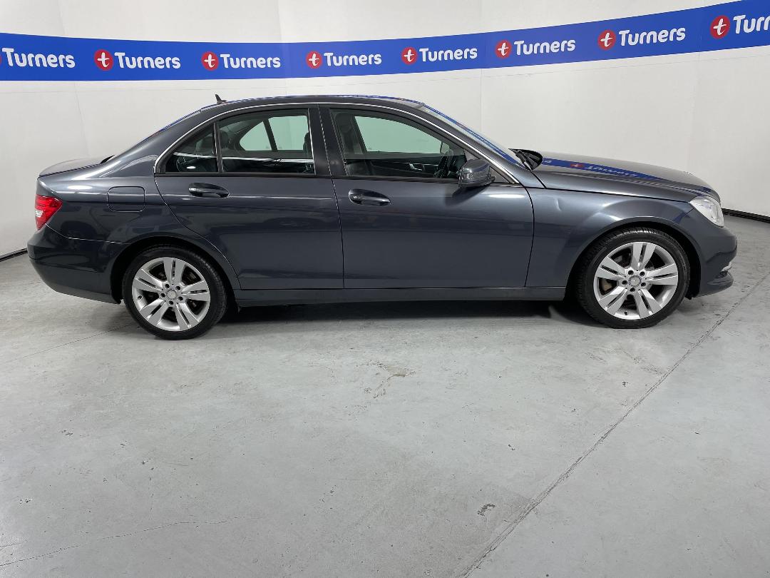 Photo '23' of Mercedes-Benz C-Class Photo '23' of Mercedes-Benz C-Class