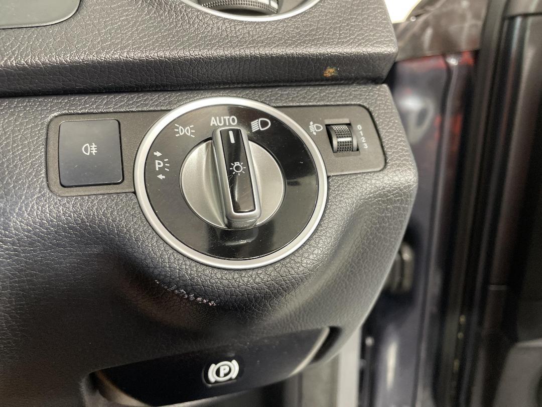 Photo '28' of Mercedes-Benz C-Class Photo '28' of Mercedes-Benz C-Class