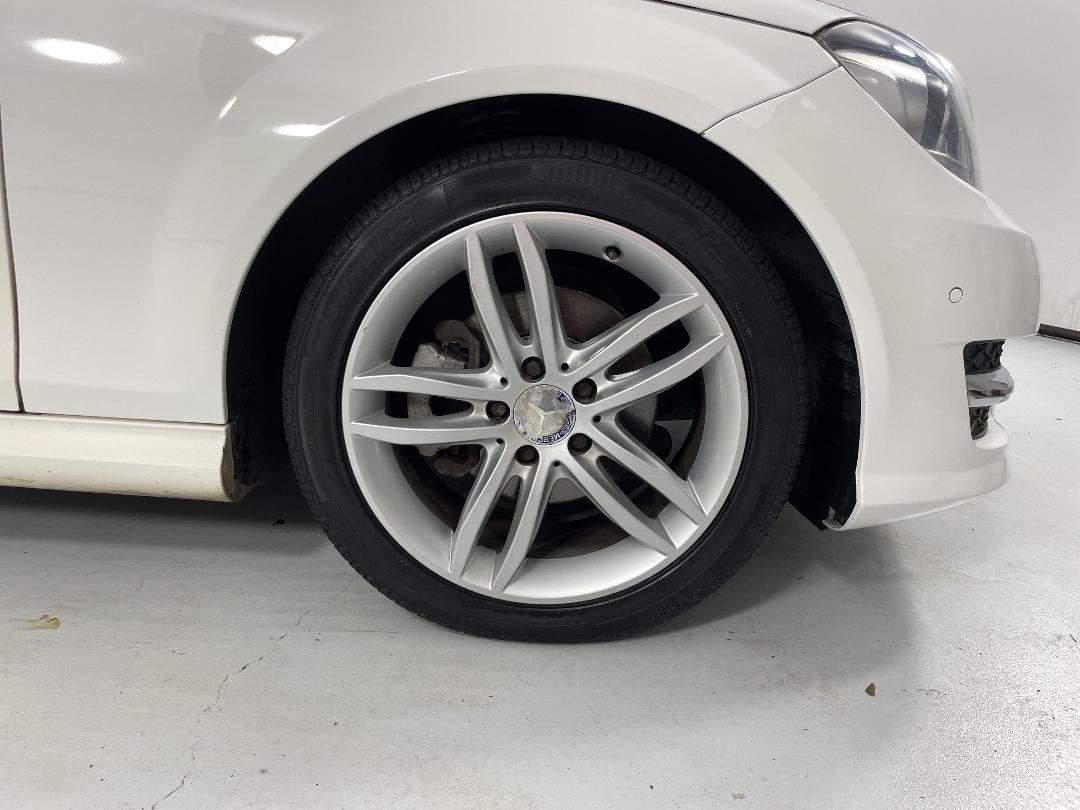 Photo '9' of Mercedes-Benz C-Class