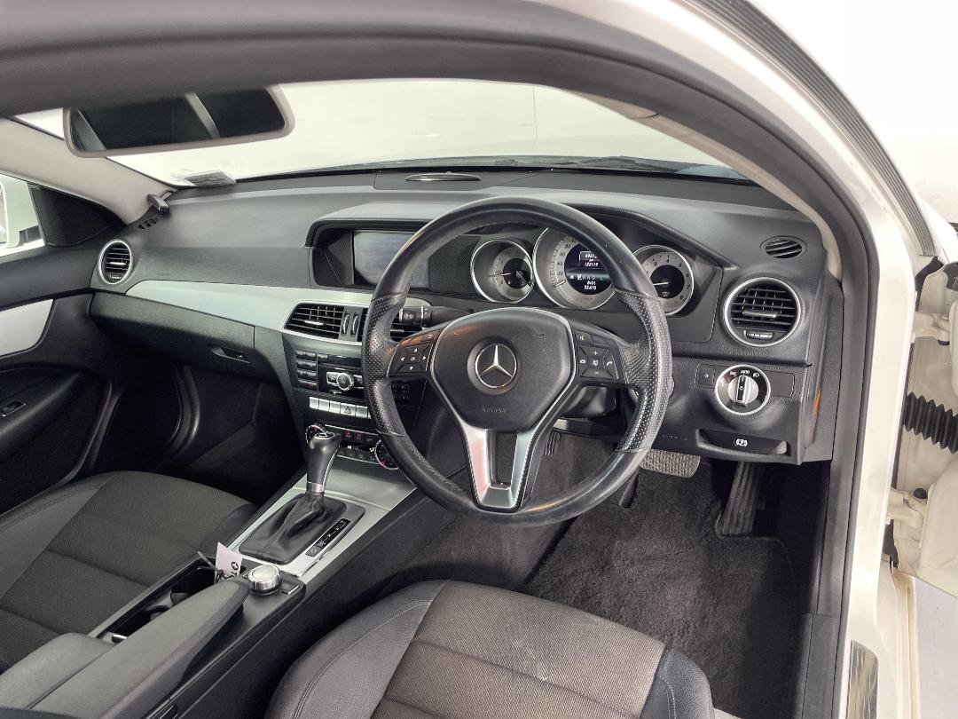 Photo '17' of Mercedes-Benz C-Class