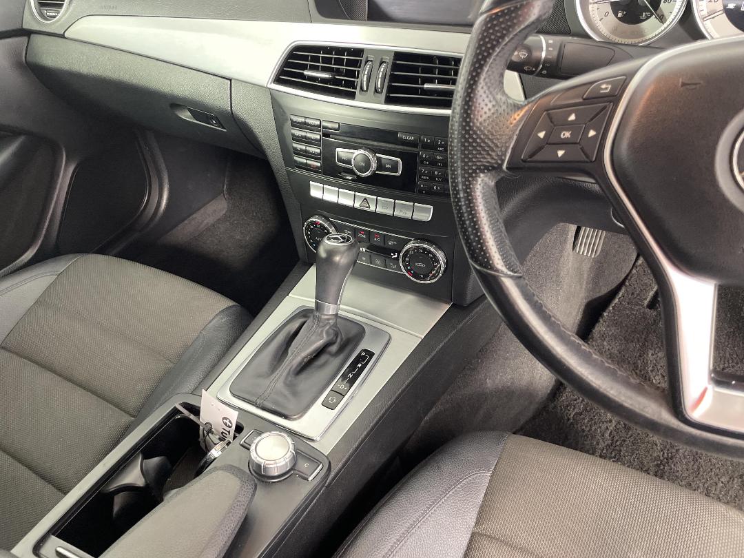 Photo '18' of Mercedes-Benz C-Class