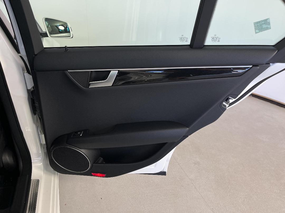 Photo '19' of Mercedes-Benz C200