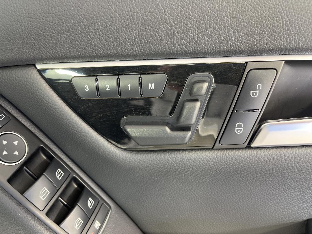 Photo '25' of Mercedes-Benz C200