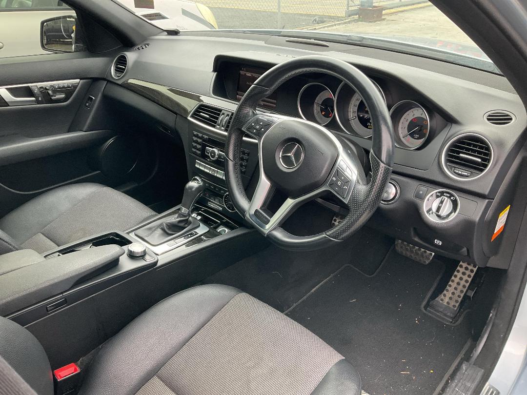 Photo '8' of Mercedes-Benz C200