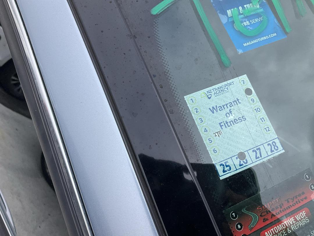 Photo '17' of Mercedes-Benz C200