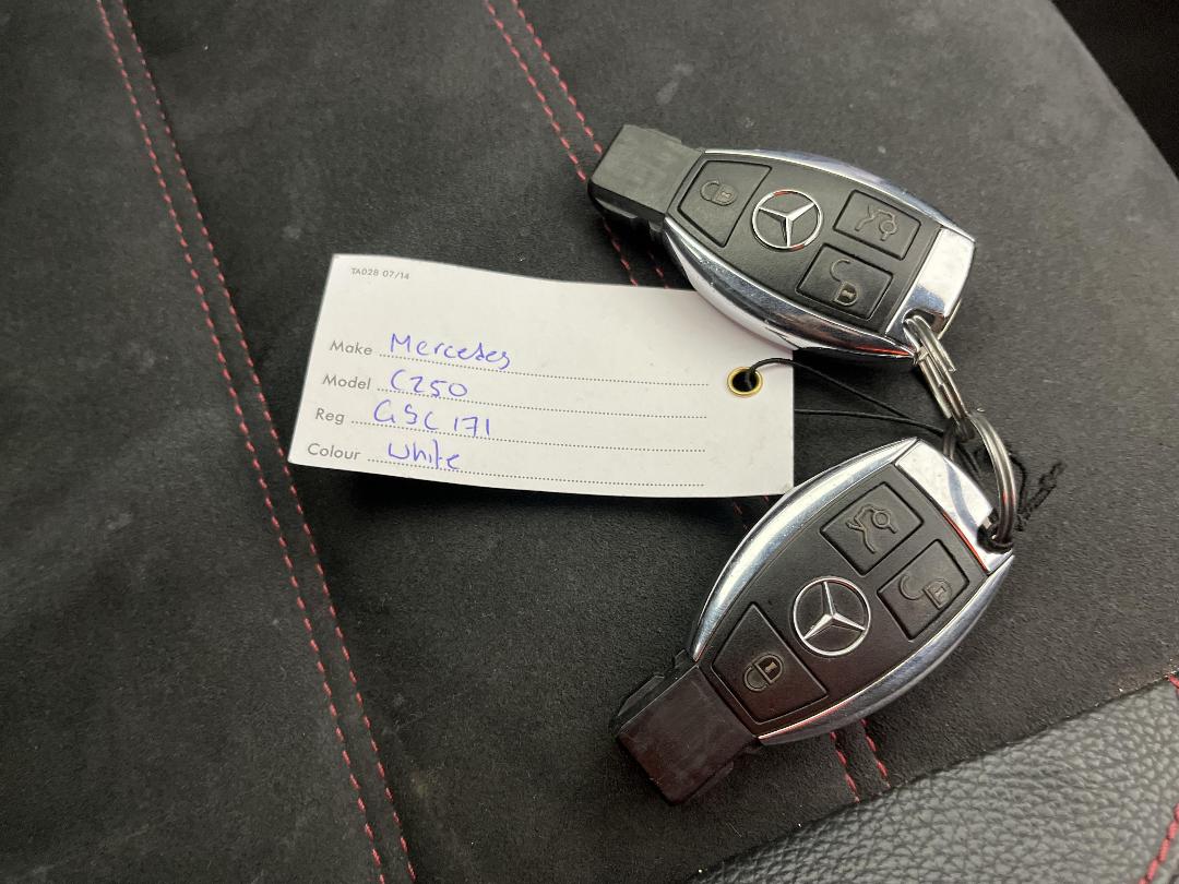 Photo '21' of Mercedes-Benz C250