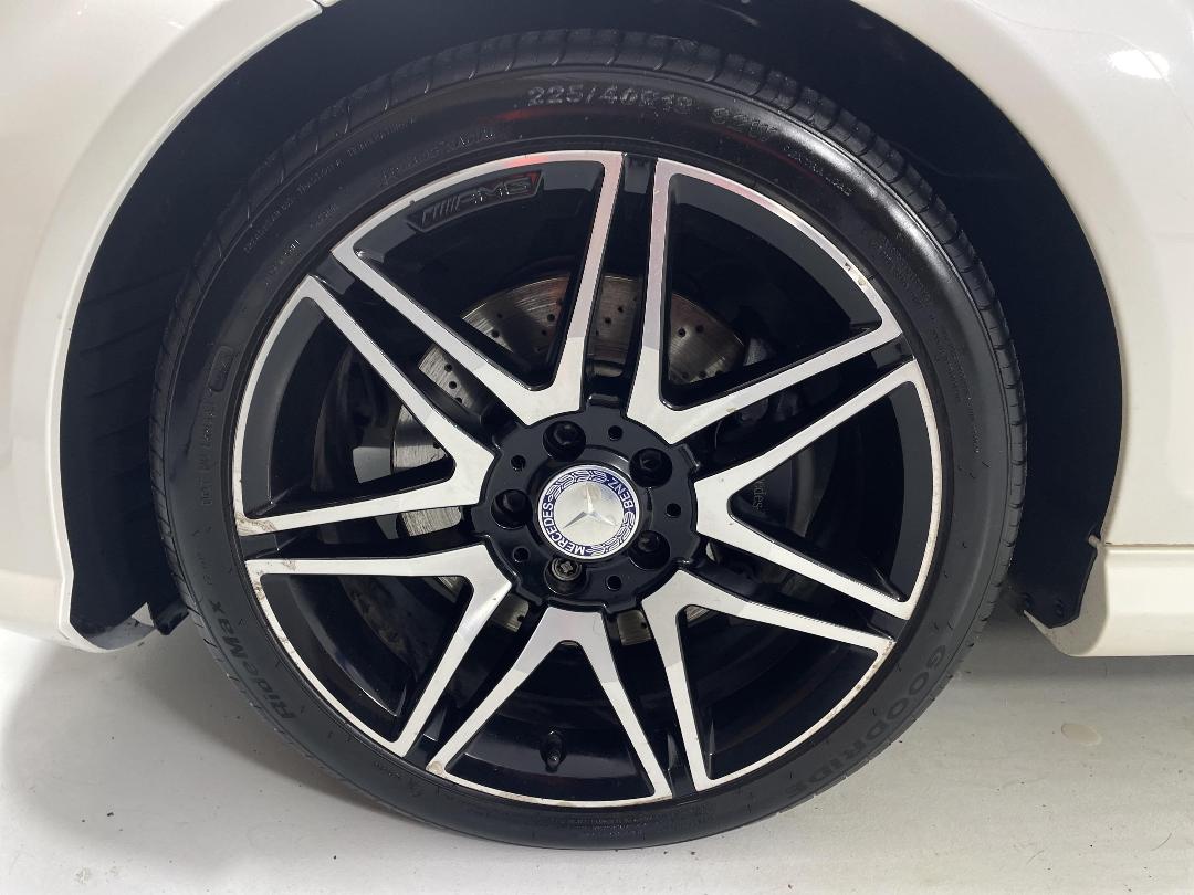 Photo '10' of Mercedes-Benz C350 Photo '10' of Mercedes-Benz C350