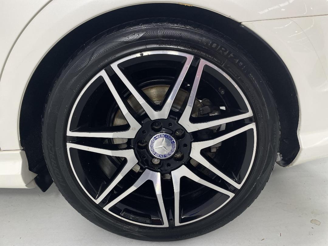 Photo '11' of Mercedes-Benz C350 Photo '11' of Mercedes-Benz C350