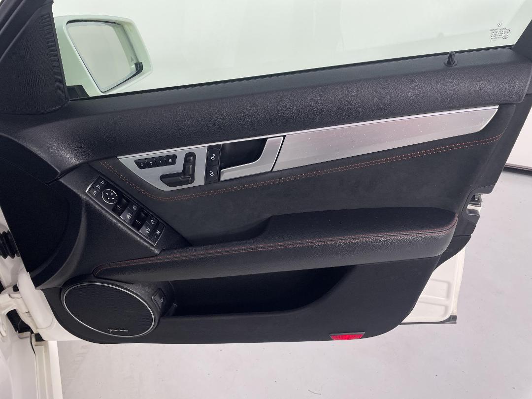 Photo '15' of Mercedes-Benz C350 Photo '15' of Mercedes-Benz C350