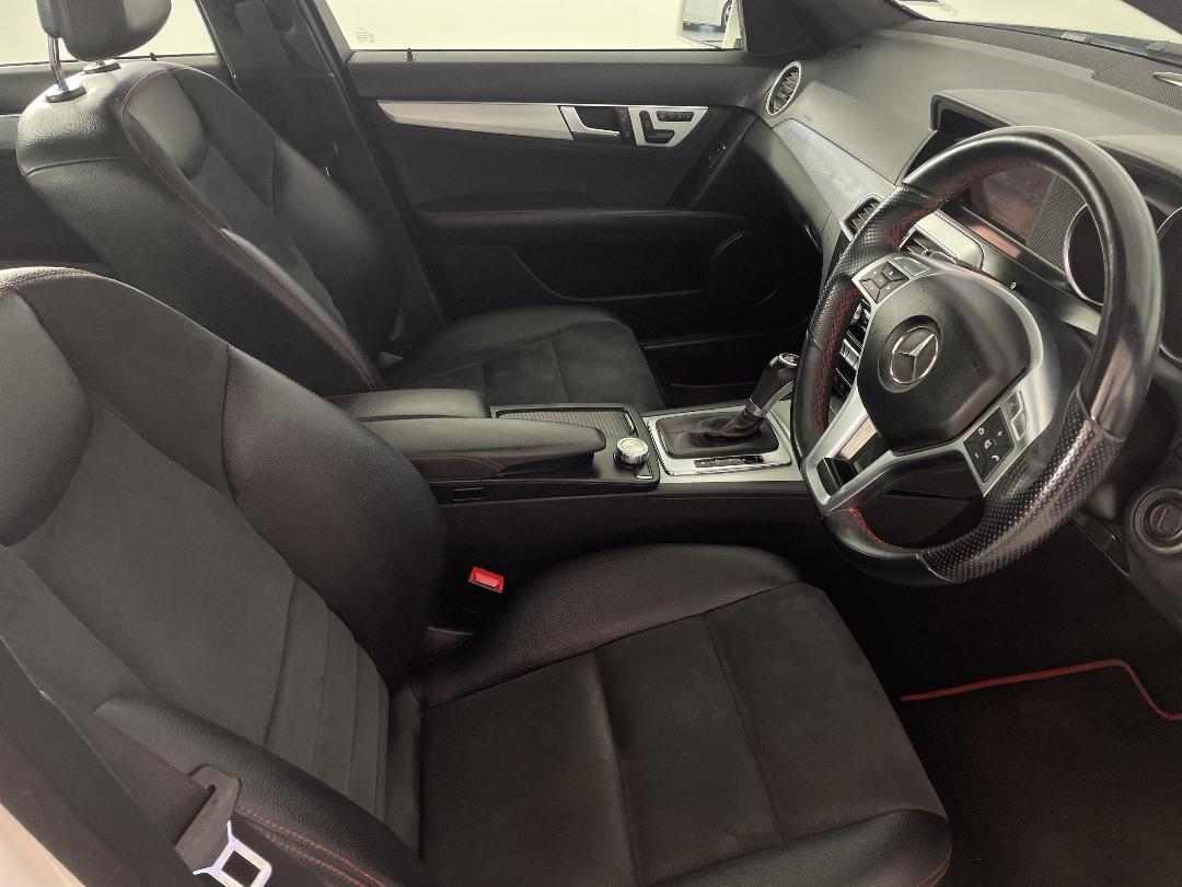 Photo '16' of Mercedes-Benz C350 Photo '16' of Mercedes-Benz C350
