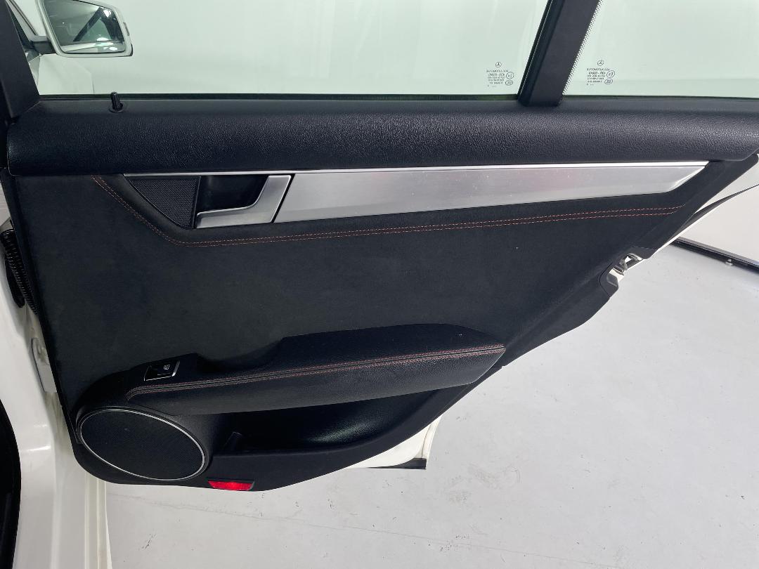 Photo '19' of Mercedes-Benz C350 Photo '19' of Mercedes-Benz C350