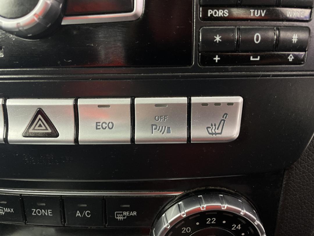 Photo '25' of Mercedes-Benz C350 Photo '25' of Mercedes-Benz C350