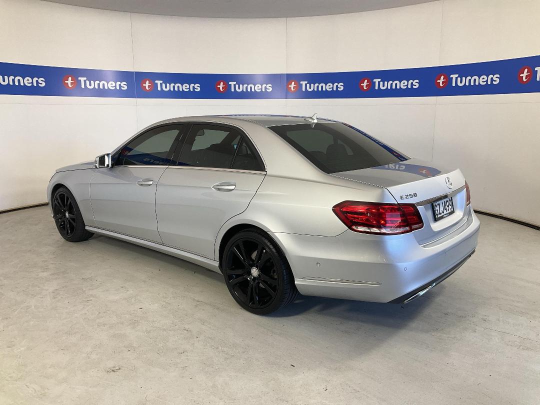 Photo '5' of Mercedes-Benz E-Class Photo '5' of Mercedes-Benz E-Class