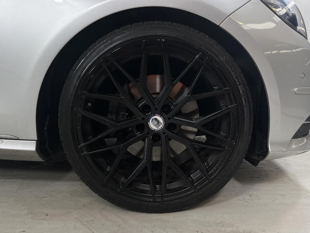 Photo '9' of Mercedes-Benz E300 Photo '9' of Mercedes-Benz E300