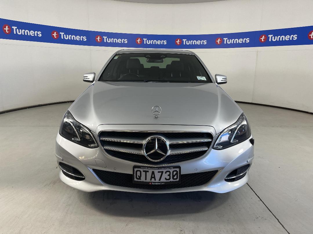 Photo '2' of Mercedes-Benz E300 Photo '2' of Mercedes-Benz E300