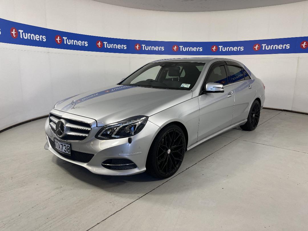 Photo '4' of Mercedes-Benz E300 Photo '4' of Mercedes-Benz E300