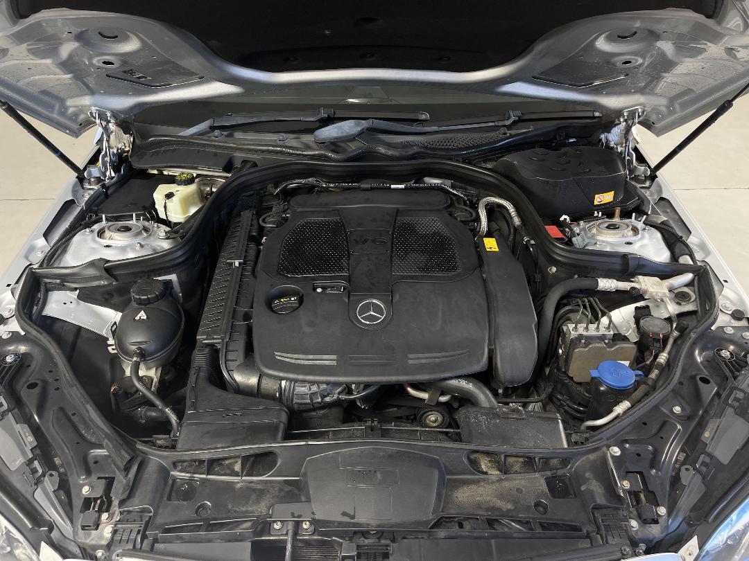 Photo '13' of Mercedes-Benz E300 Photo '13' of Mercedes-Benz E300