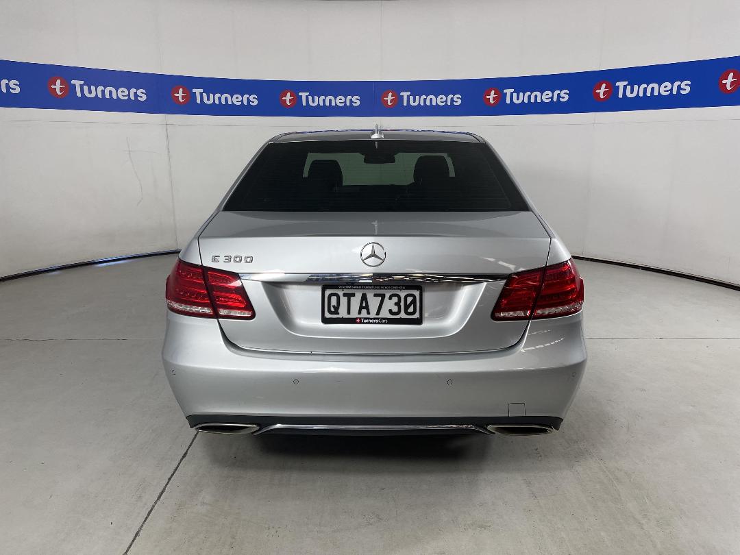 Photo '6' of Mercedes-Benz E300 Photo '6' of Mercedes-Benz E300