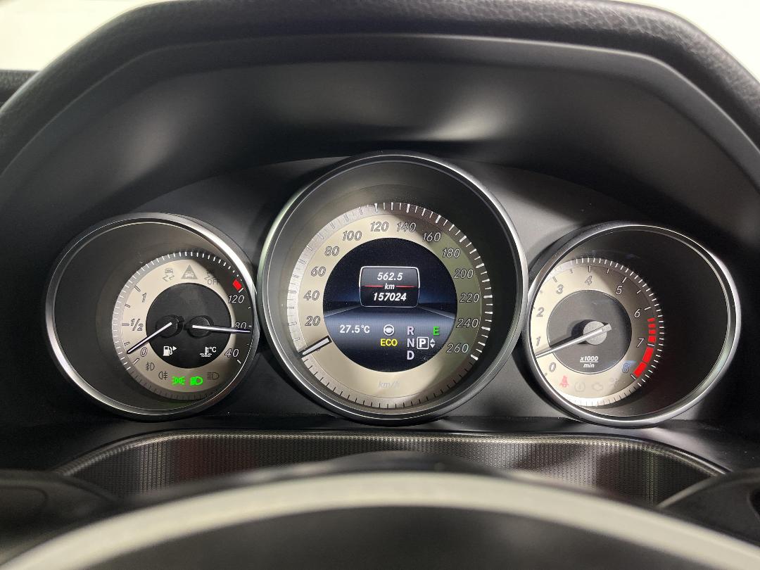 Photo '21' of Mercedes-Benz E300 Photo '21' of Mercedes-Benz E300