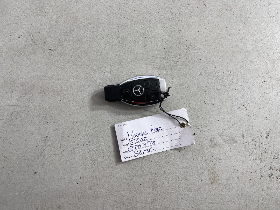 Photo '22' of Mercedes-Benz E300 Photo '22' of Mercedes-Benz E300