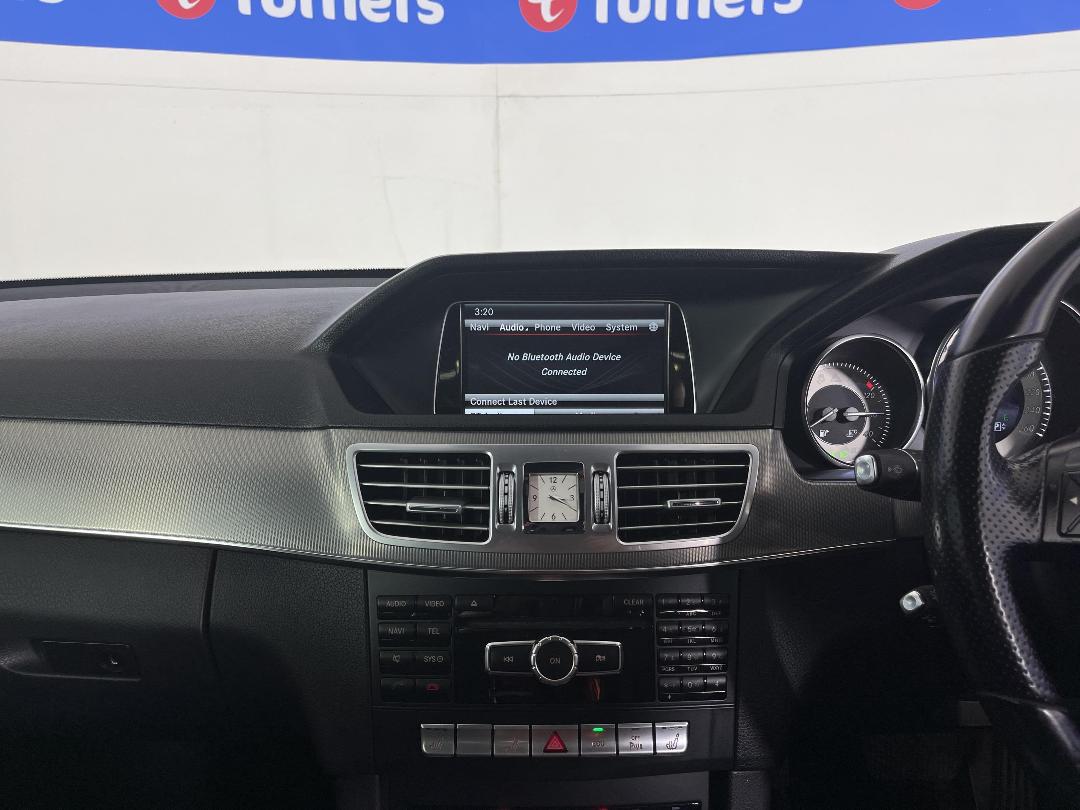 Photo '18' of Mercedes-Benz E300 Photo '18' of Mercedes-Benz E300