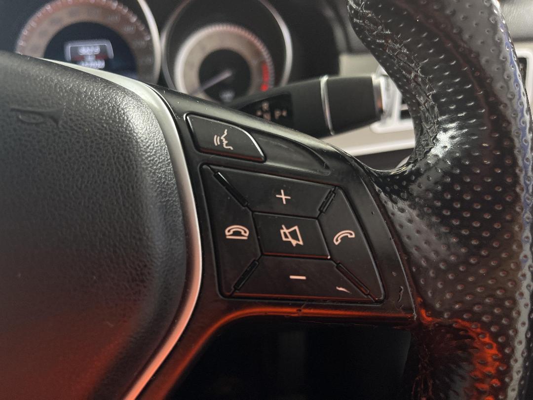 Photo '25' of Mercedes-Benz E300 Photo '25' of Mercedes-Benz E300