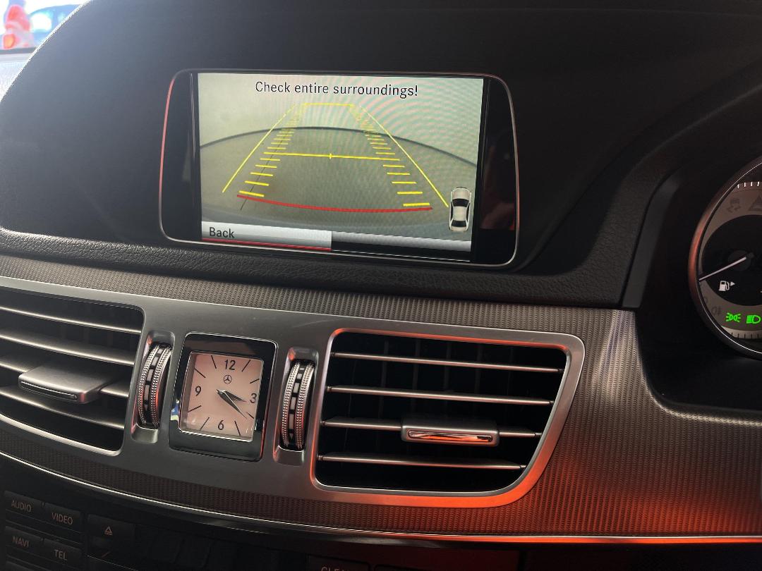 Photo '27' of Mercedes-Benz E300 Photo '27' of Mercedes-Benz E300