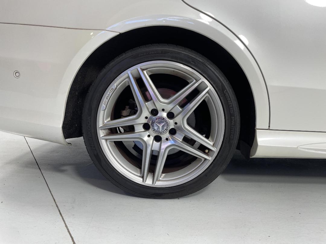 Photo '12' of Mercedes-Benz E350