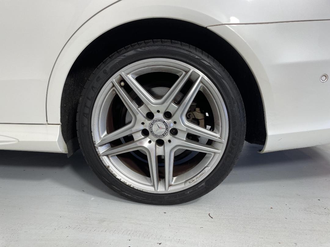 Photo '11' of Mercedes-Benz E350