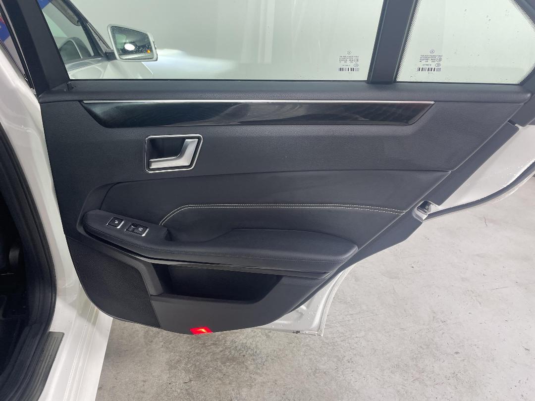 Photo '19' of Mercedes-Benz E350