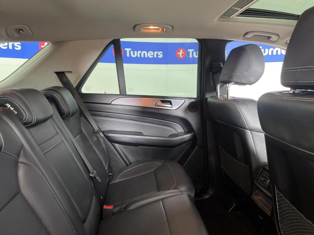 Photo '20' of Mercedes-Benz M-Class Photo '20' of Mercedes-Benz M-Class