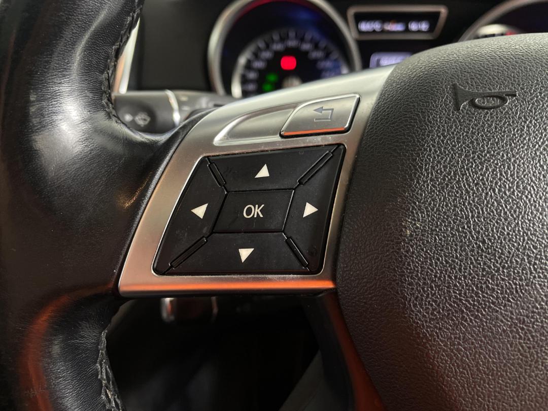 Photo '28' of Mercedes-Benz M-Class Photo '28' of Mercedes-Benz M-Class