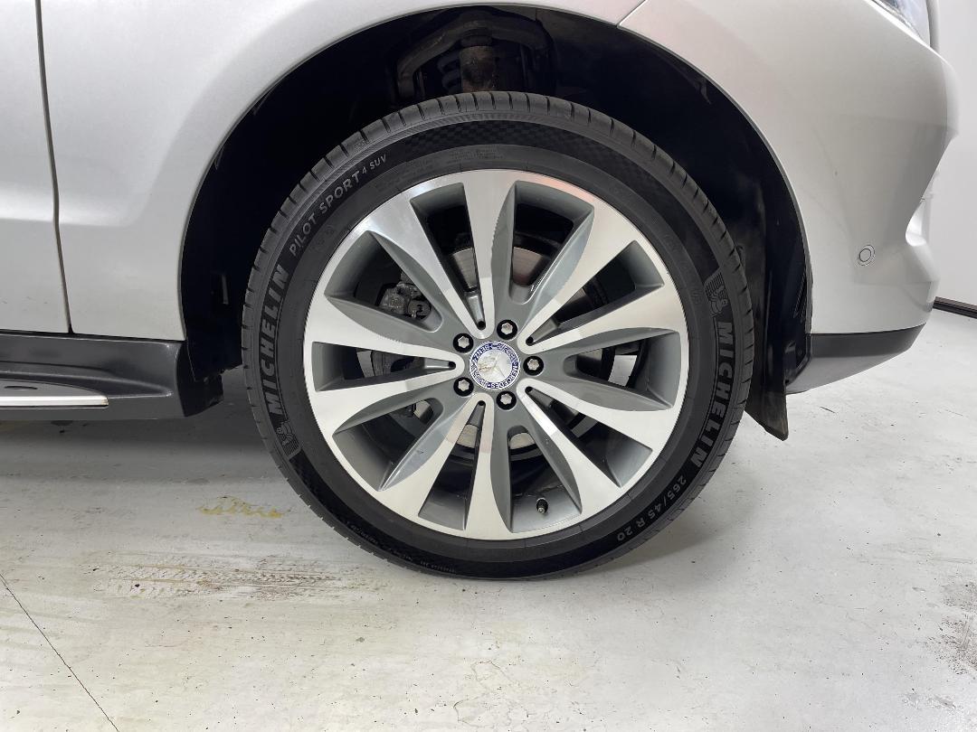 Photo '9' of Mercedes-Benz M-Class Photo '9' of Mercedes-Benz M-Class