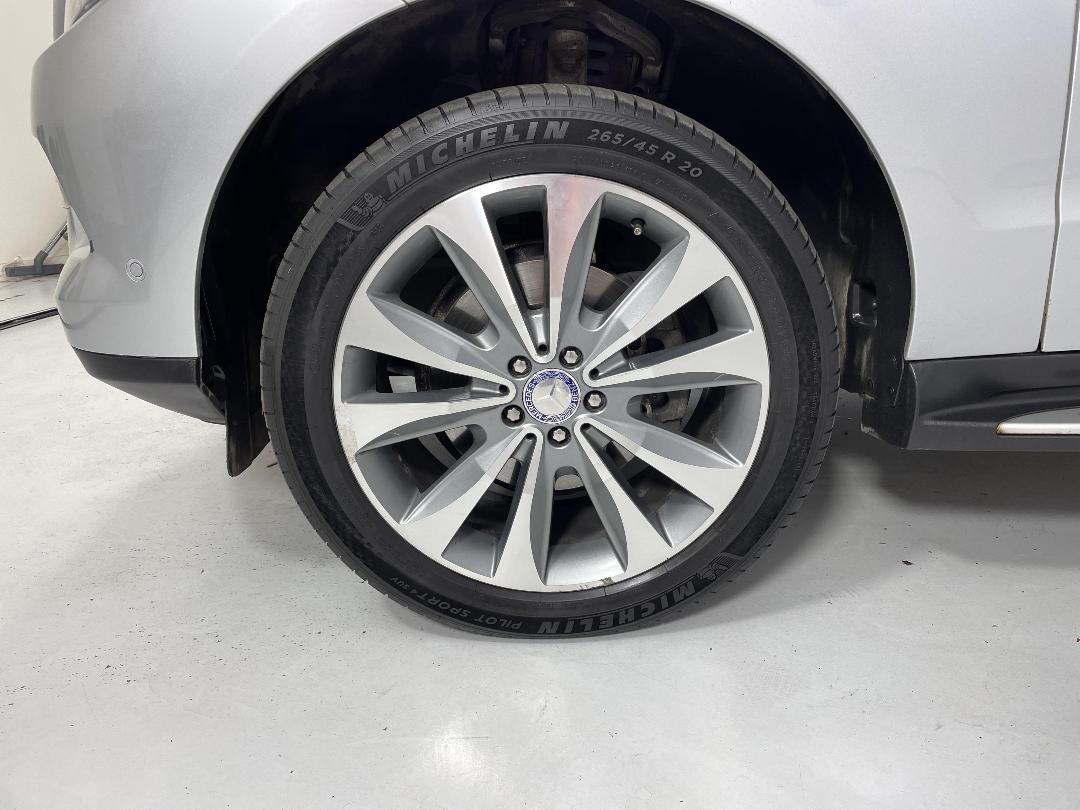 Photo '10' of Mercedes-Benz M-Class Photo '10' of Mercedes-Benz M-Class