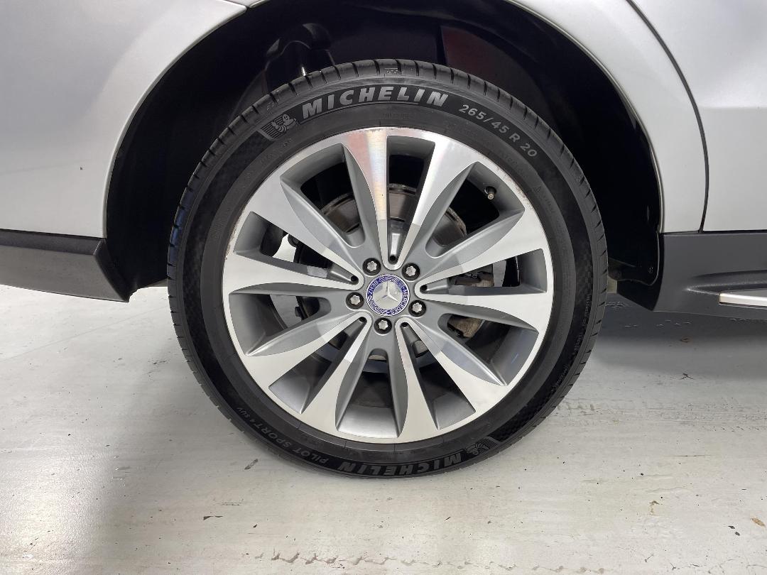 Photo '12' of Mercedes-Benz M-Class Photo '12' of Mercedes-Benz M-Class