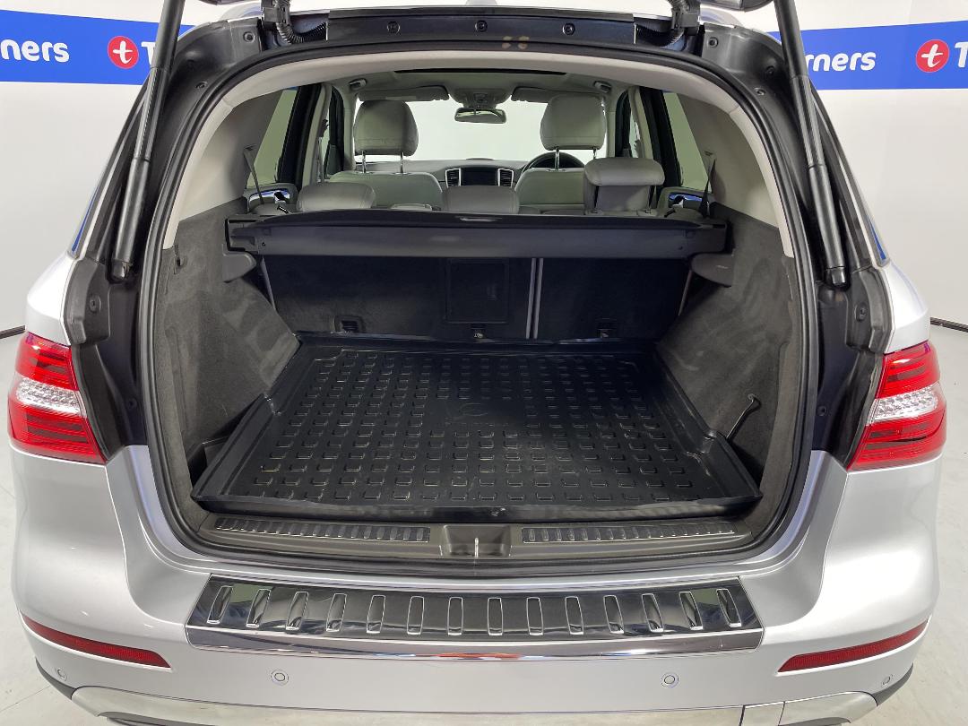 Photo '14' of Mercedes-Benz M-Class Photo '14' of Mercedes-Benz M-Class