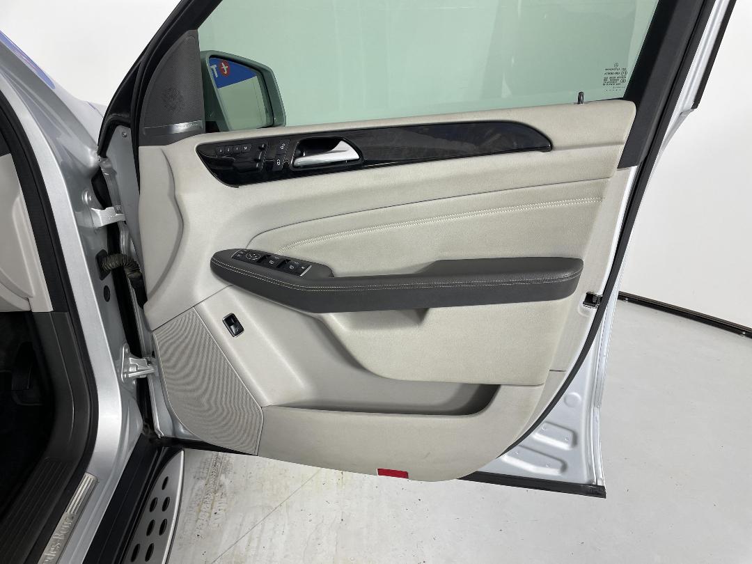 Photo '15' of Mercedes-Benz M-Class Photo '15' of Mercedes-Benz M-Class