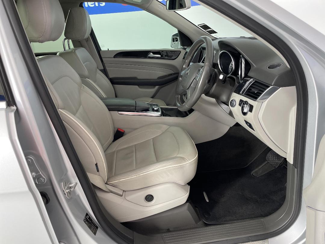 Photo '16' of Mercedes-Benz M-Class Photo '16' of Mercedes-Benz M-Class