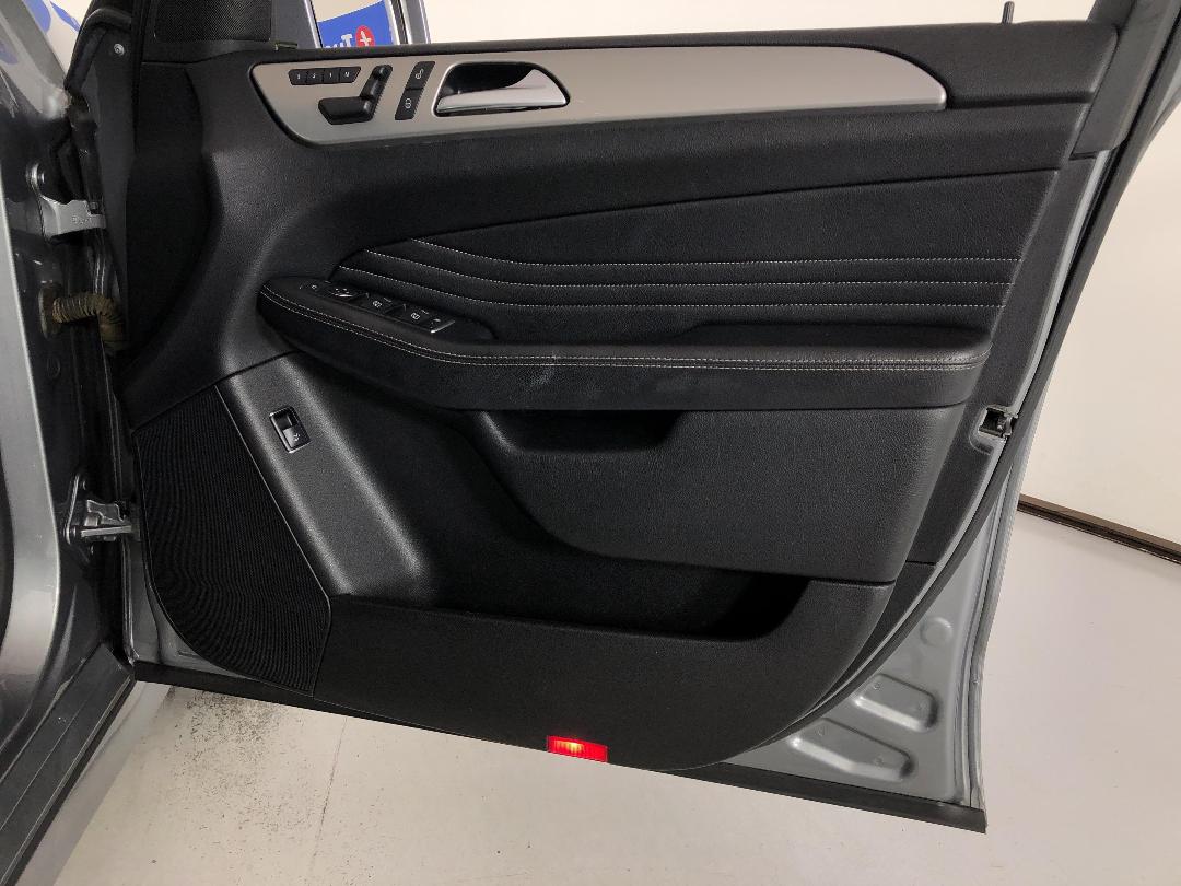 Photo '15' of Mercedes-Benz Ml350