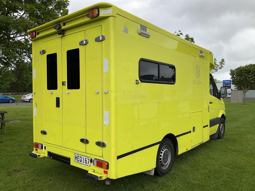 Photo '5' of Mercedes-Benz Sprinter C/C 319 CDI 3665 S Ambulance Photo '5' of Mercedes-Benz Sprinter C/C 319 CDI 3665 S Ambulance